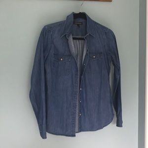 Banana republic denim chambray button front shirt